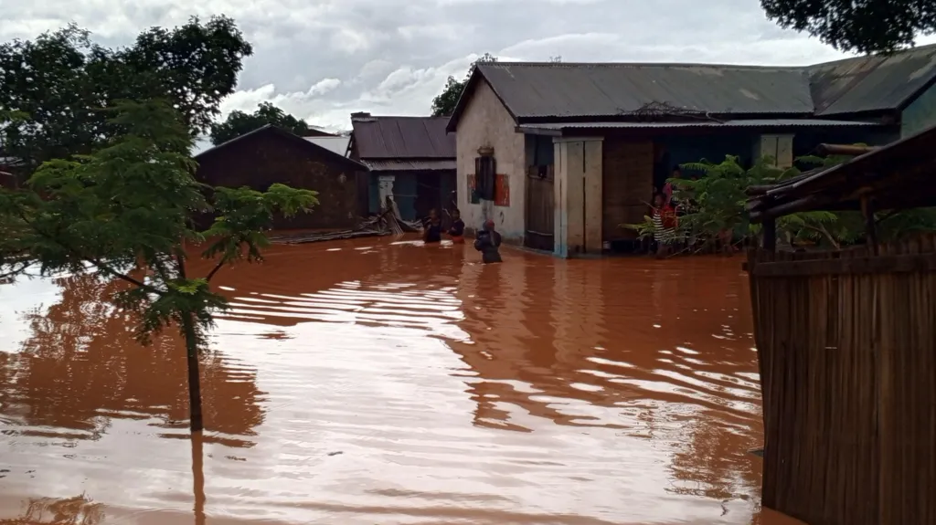 Durrell teams caught up in Madagascar cyclone