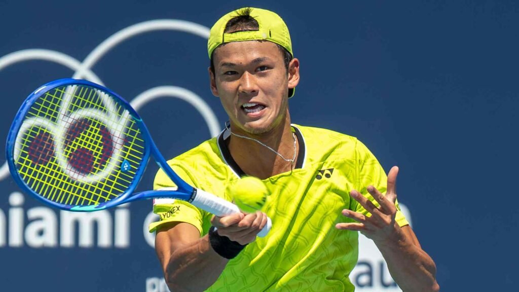 Sakamoto, 19, joins Djokovic, Murray & more with milestone win