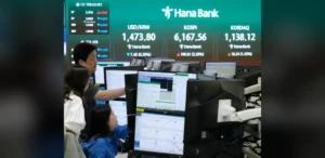 Global Stock Markets Rebound from Iran Conflict Losses Amid Peace Prospects; UK and US Finance Officials Set to Confer at IMF