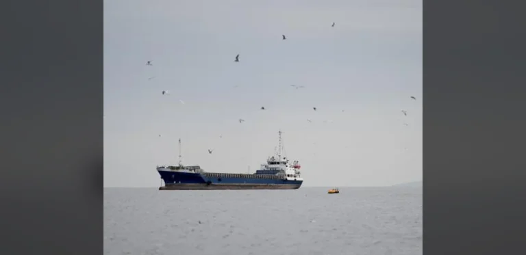 Iran Cautions That US Blockade of Strait of Hormuz Could Breach Ceasefire