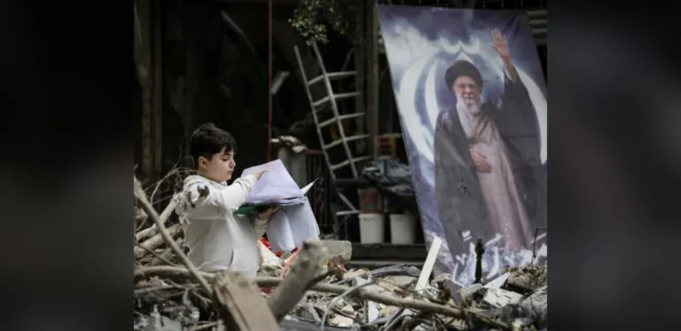 US Extends Ceasefire with Iran Amid Ongoing Dispute Over Port Blockade