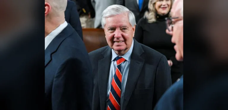 Republican Hawks Warn of ‘Disastrous Mistake’ as Trump Approaches Iran Deal