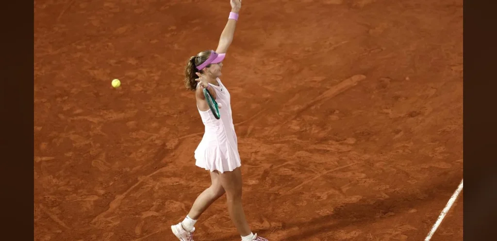 Chwalinska Beats Shnaider to Reach French Open Final Against Andreeva
