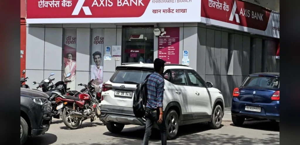HDFC Bank Names Ex-Finance Secretary Rajiv Kumar Part-Time Chairman
