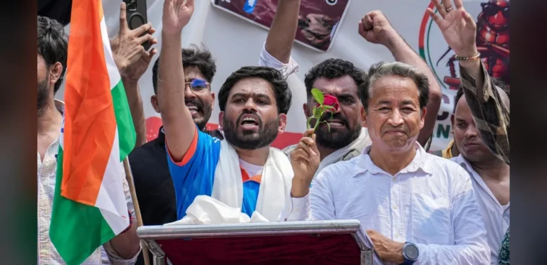 Thousands Gather at Jantar Mantar to Demand Education Minister’s Resignation