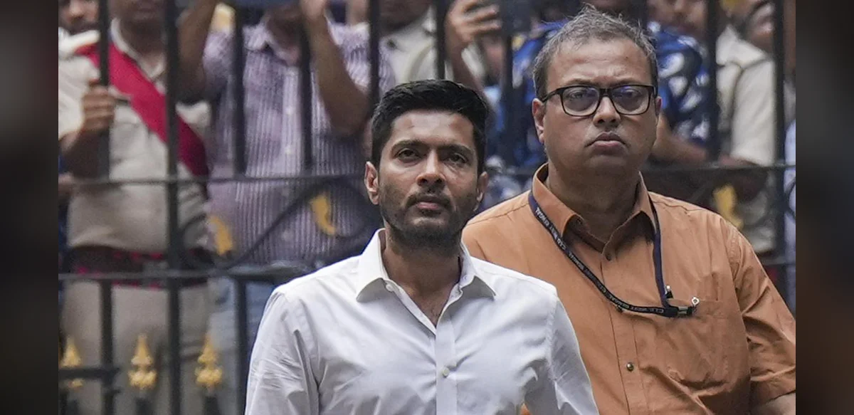 Calcutta High Court Rejects Urgent Hearing on Banerjee Travel Plea