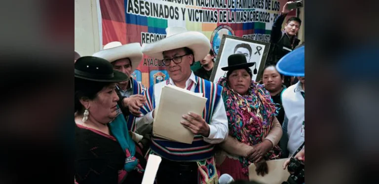 Peru Voters Face Left-Right Choice in Presidential Runoff