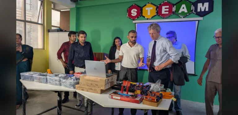Australia Funds Robotics STEM Lab at Delhi Government School