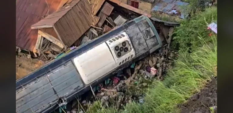 39 Pilgrims Injured After Bus Falls Into Gorge in Jammu and Kashmir