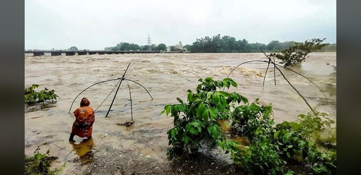 Heavy Rains Cause Floods in Odisha, Killing Three and Affecting Over 200,000