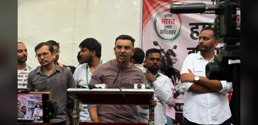 Motorists Stage First Protest Against E20 Fuel at Jantar Mantar Over Mileage and Engine Concerns