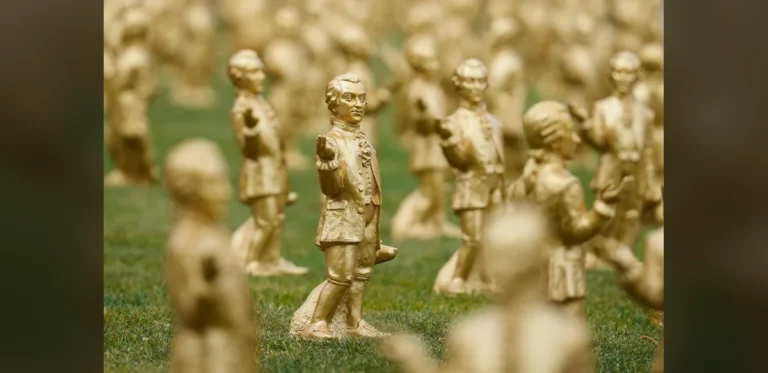 Thieves Steal Over 200 Mozart Statuettes During Salzburg Anniversary Event