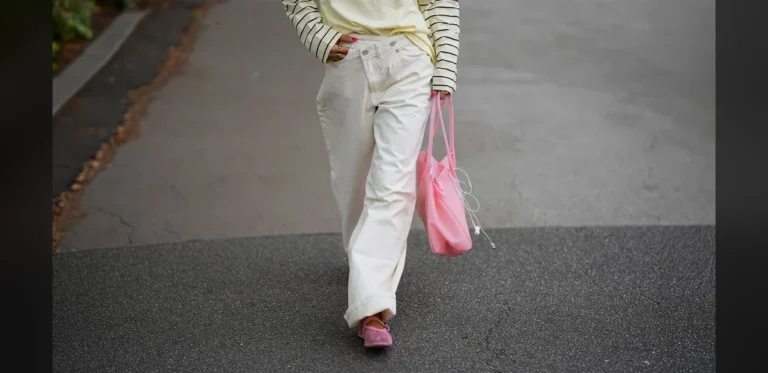 Cropped Jeans Combined with Ballet Flats Gain Fresh Attention in Style Trends