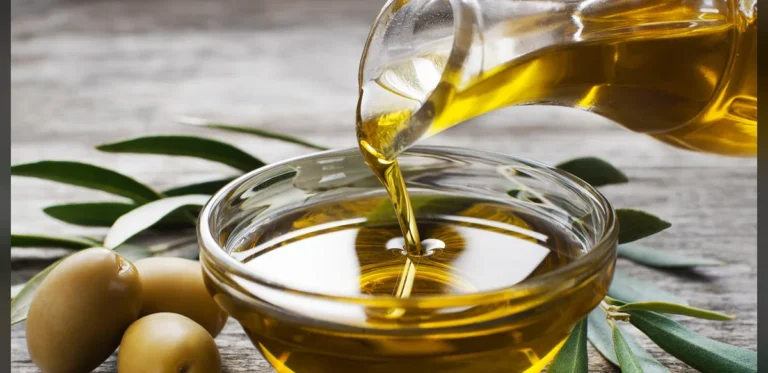 Nutrition Experts Caution on Popular Olive Oil Consumption Trend