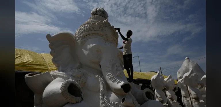 Two killed, five injured as Ganesh idol falls during arrival ceremony in Mumbai