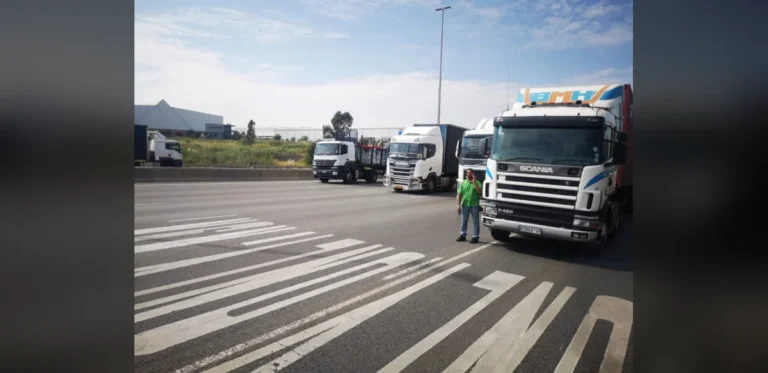 South African Truck Operators Warn of Nationwide Freight Halt