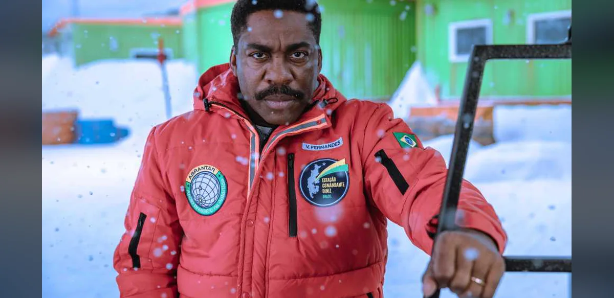 Estúdios Globo Plans Feature Film Macacos Drawn From Stage Work