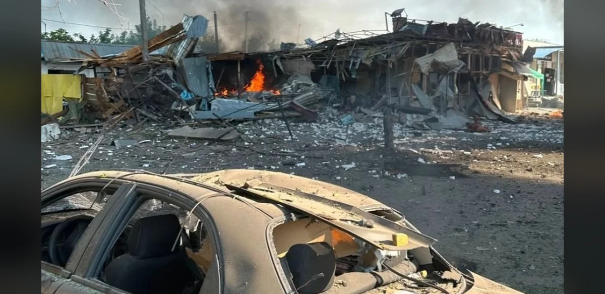 Missile Attack Strikes Ukrainian Town in Kharkiv Region, Resulting in Multiple Casualties