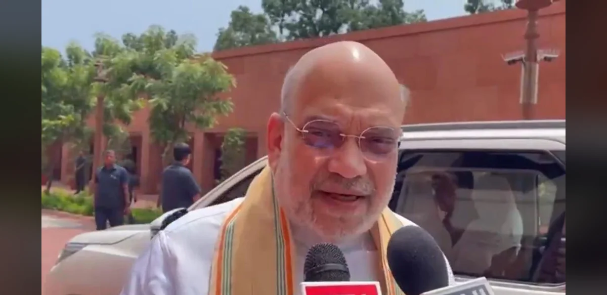 Amit Shah Offers Full Debate on NEET Protests, Rahul Gandhi Declines