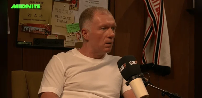 Scholes Recommends Chelsea Pursue Former Rival Club Player to Address Goalkeeping Concerns