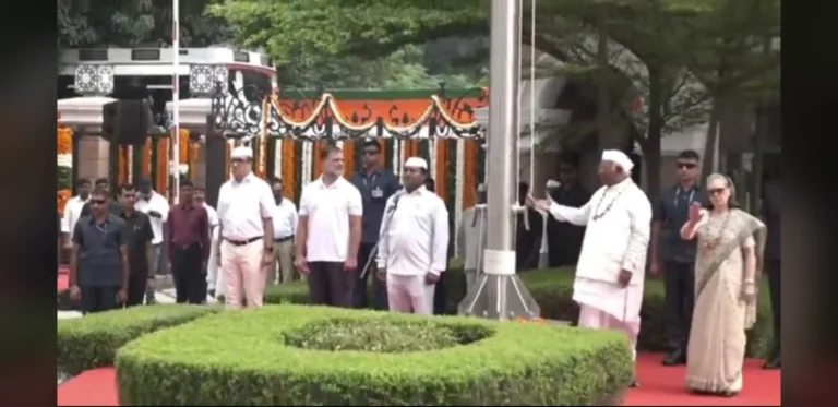 Congress Leaders Draw Criticism Over Gestures During Vande Mataram at Party Event