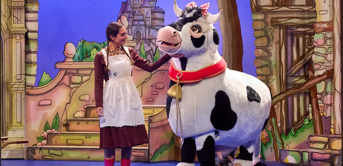 Competition Offers Chance to Win Tickets for Surinderella at Manchester Palace Theatre