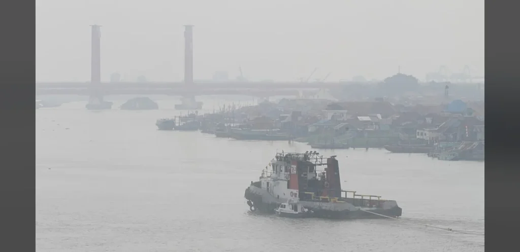 Indonesian Authorities Issue Warning Over Health Risks From Widespread Fire Haze