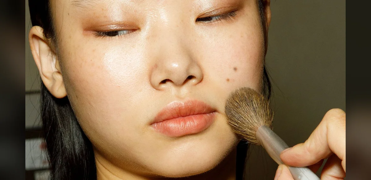 Editors Assess Leading Foundation Brushes for Effective Makeup Blending