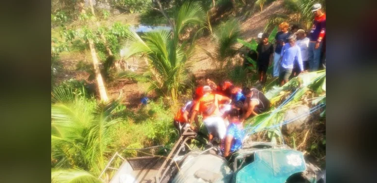 Two Dead and Ten Injured After Multicab Plunges Into Ravine in South Cotabato