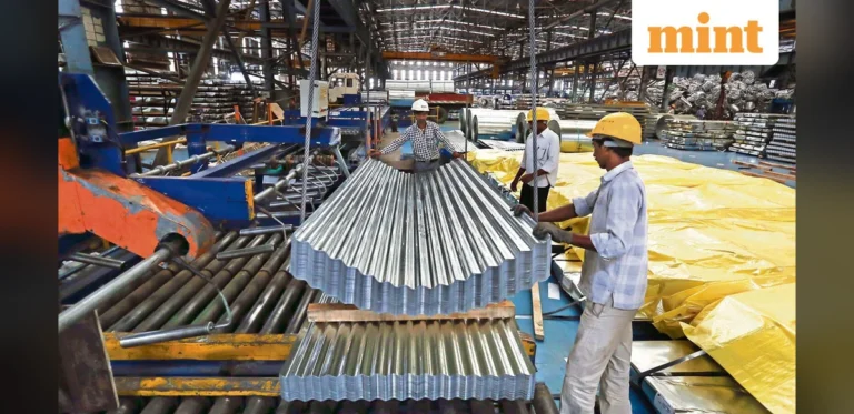 India Manufacturing PMI Falls to Near Five-Year Low in August