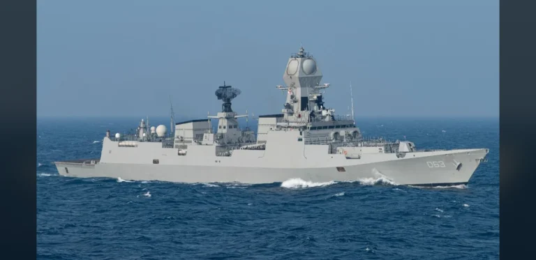 Indian Naval Destroyer Faces Pakistani Warship in Reported Maritime Encounter