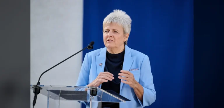 Condescending Remarks About Teachers Prompt Calls for Education Minister’s Resignation