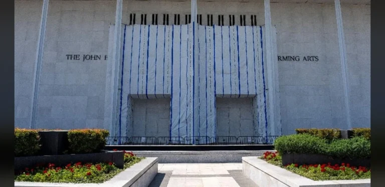 Performing Arts Institution Risks Insolvency and Possible Shutdown