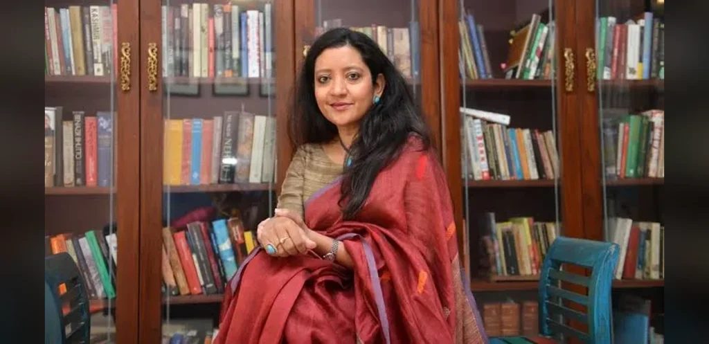 Debate Intensifies Over Hindi Language Origins and Historical Promotion Efforts
