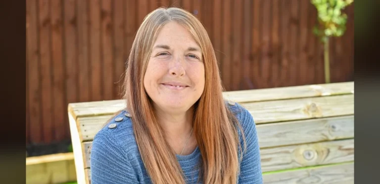 Mother of Four Receives Kidney from Unrelated Donor After Social Media Request